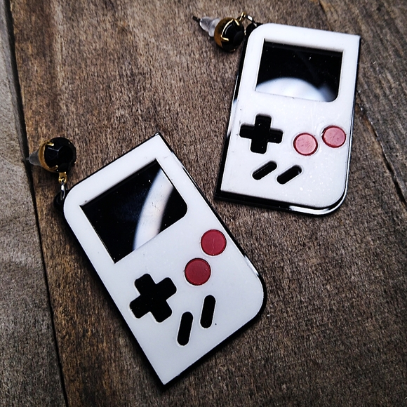 🐞2/$20 Gameboy Gamer Earrings - Picture 2 of 2
